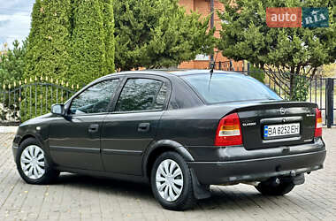 Седан Opel Astra 2008 в 