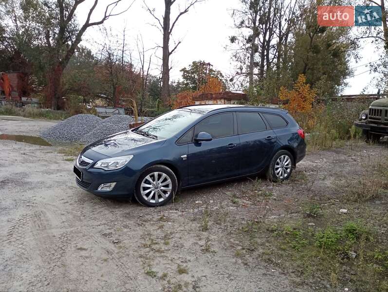 Opel Astra 2012