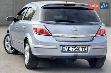 Хэтчбек Opel Astra 2007 в 