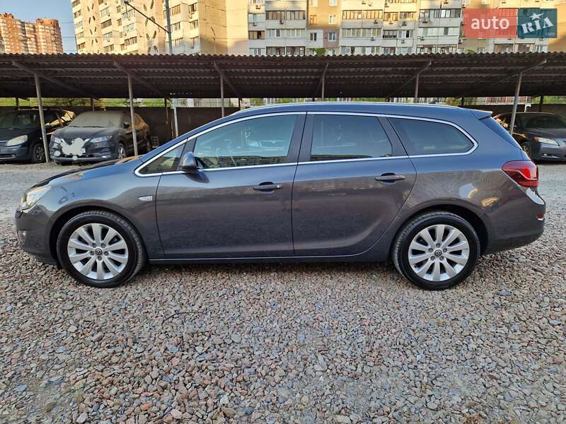 Універсал Opel Astra 2012 в Києві