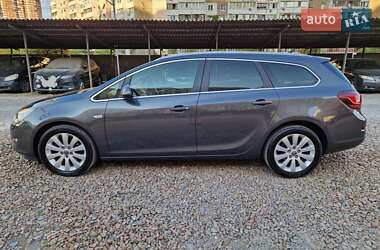 Универсал Opel Astra 2012 в 