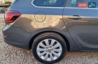 Универсал Opel Astra 2012 в 