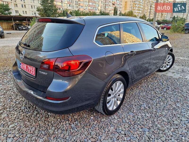 Універсал Opel Astra 2012 в Києві