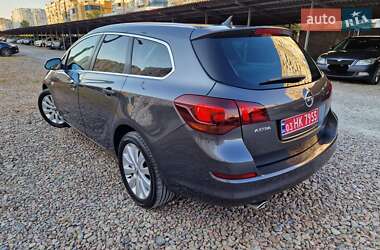 Универсал Opel Astra 2012 в 