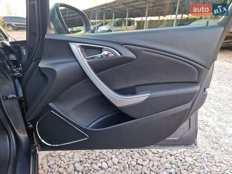 Універсал Opel Astra 2012 в Києві