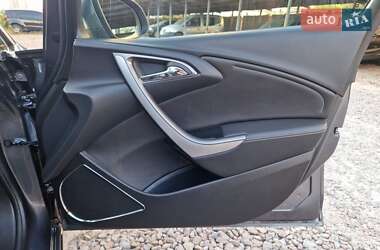Универсал Opel Astra 2012 в 