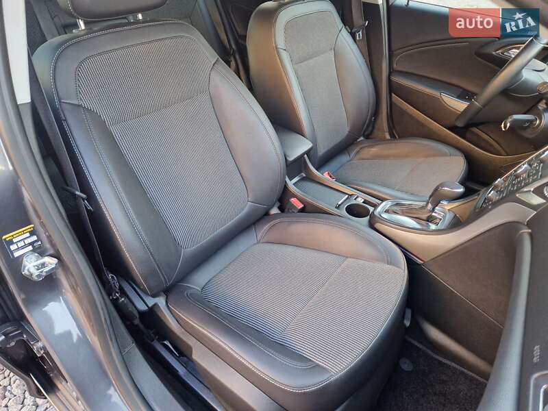 Універсал Opel Astra 2012 в Києві