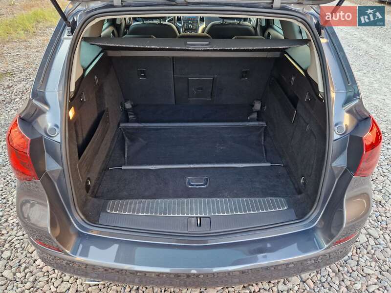 Універсал Opel Astra 2012 в Києві