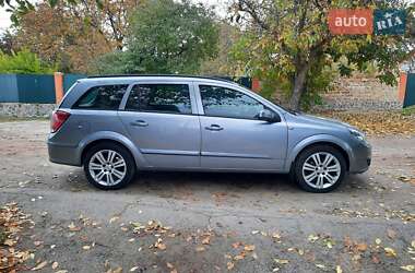 Универсал Opel Astra 2006 в  фото 19 Универсал Opel Astra 2006 в