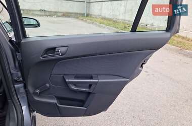 Універсал Opel Astra 2006 в  фото 29 Універсал Opel Astra 2006 в
