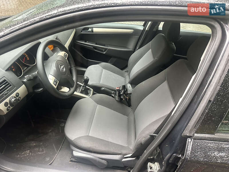 Універсал Opel Astra 2008 в Луцьку