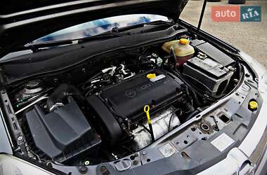 Хетчбек Opel Astra 2009 в 