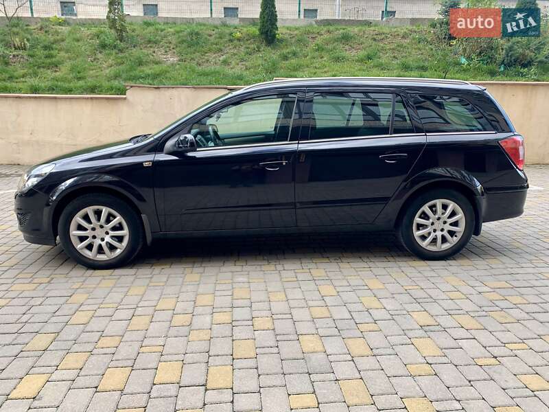 Універсал Opel Astra 2008 в Вінниці