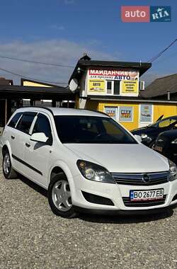 Универсал Opel Astra 2010 в 