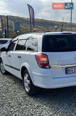 Универсал Opel Astra 2010 в 