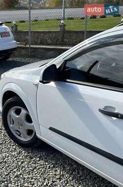 Универсал Opel Astra 2010 в 