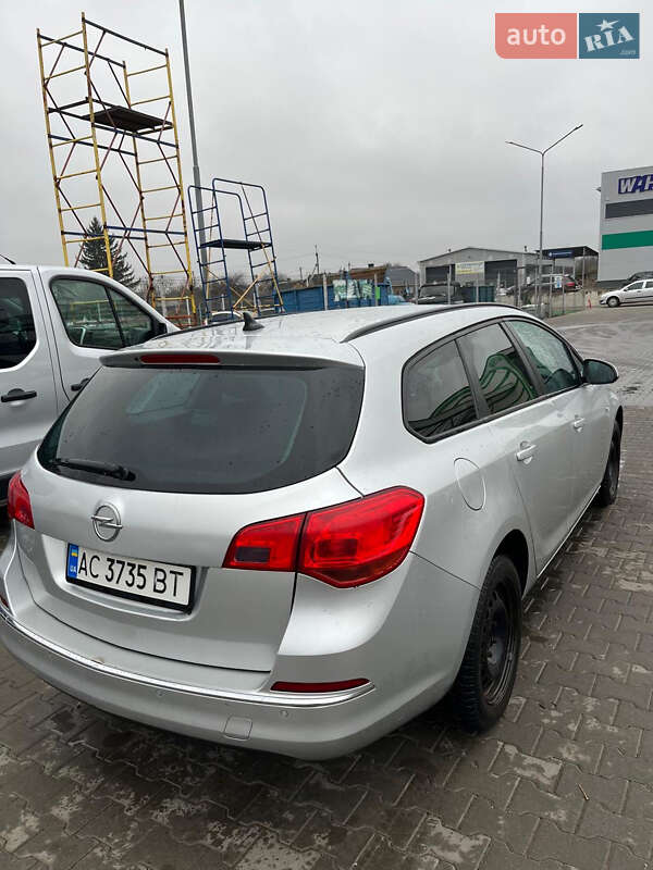 Универсал Opel Astra 2012 в Киеве