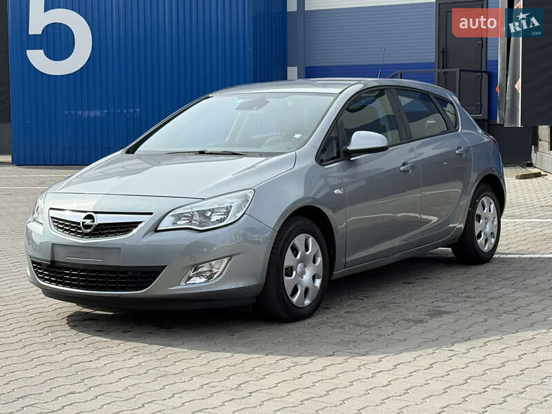 Хетчбек Opel Astra 2011 в Рівному