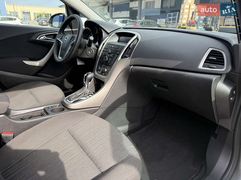Хетчбек Opel Astra 2011 в Рівному