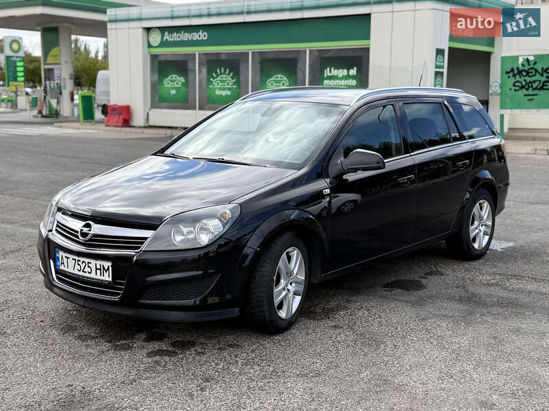 Универсал Opel Astra 2010 в Косове