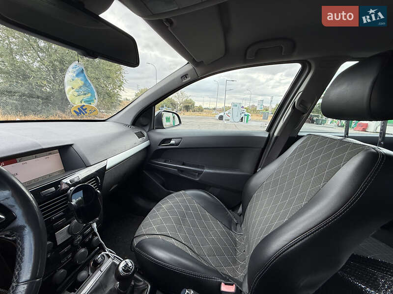 Универсал Opel Astra 2010 в Косове