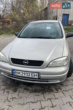 Седан Opel Astra 2008 в Глухове