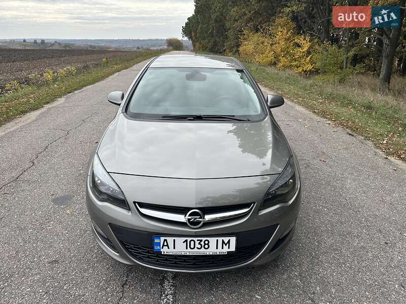Седан Opel Astra 2015 в Ржищеве фото 4 Седан Opel Astra 2015 в Ржищеве