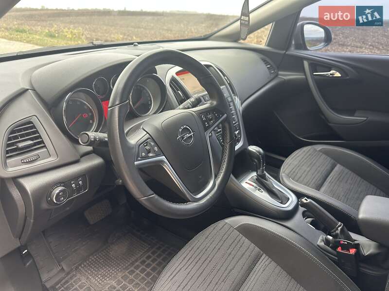 Седан Opel Astra 2015 в Ржищеве фото 18 Седан Opel Astra 2015 в Ржищеве