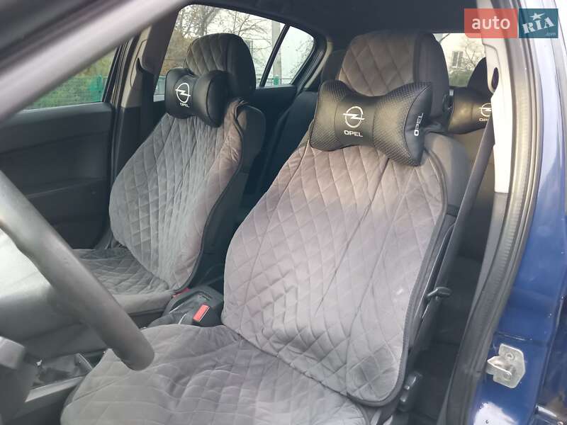 Хэтчбек Opel Astra 2006 в Дрогобыче фото 13 Хэтчбек Opel Astra 2006 в Дрогобыче