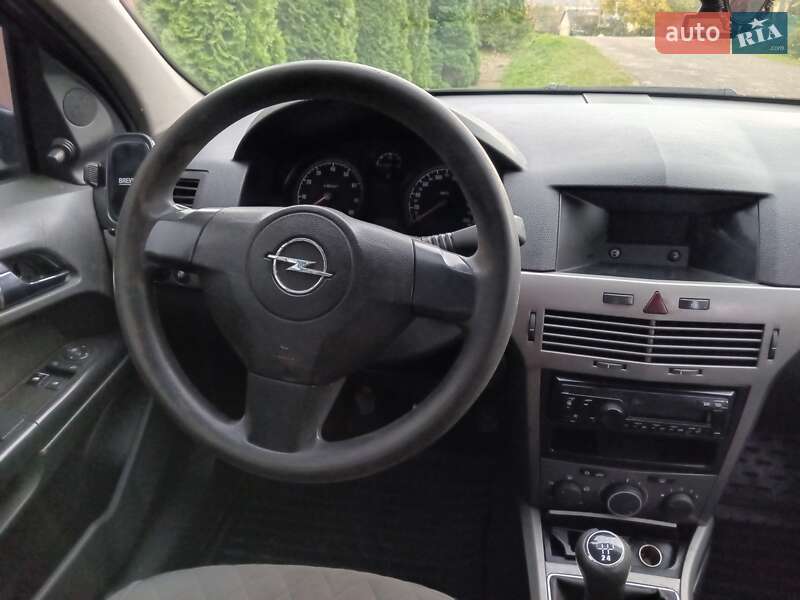 Хэтчбек Opel Astra 2006 в Дрогобыче фото 19 Хэтчбек Opel Astra 2006 в Дрогобыче