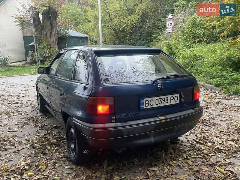 Хэтчбек Opel Astra 1993 в Львове