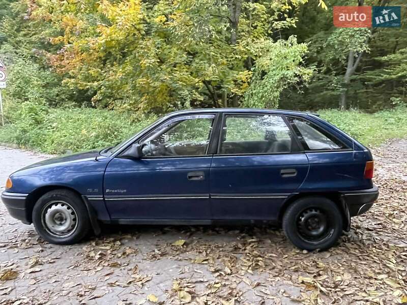 Хэтчбек Opel Astra 1993 в Львове