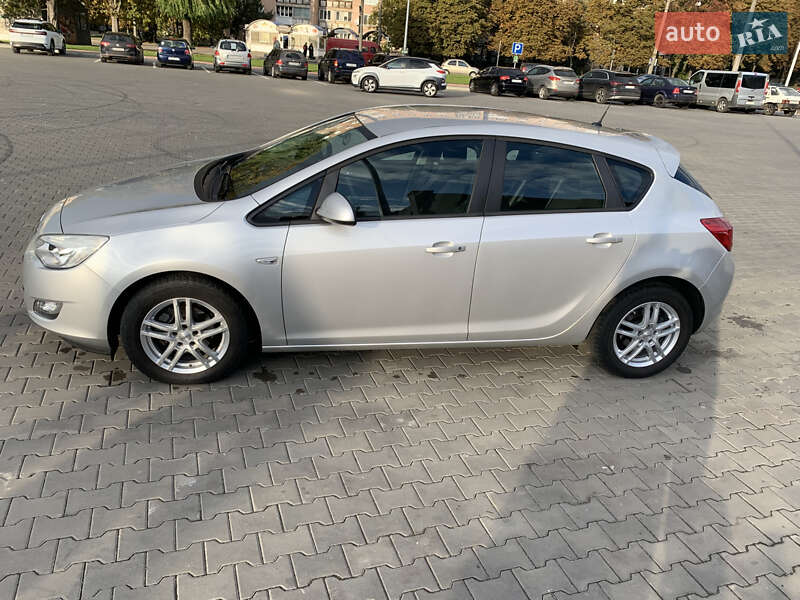 Хэтчбек Opel Astra 2011 в Луцке фото 3 Хэтчбек Opel Astra 2011 в Луцке