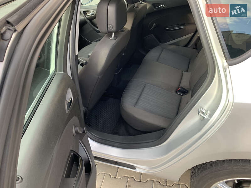 Хэтчбек Opel Astra 2011 в Луцке фото 24 Хэтчбек Opel Astra 2011 в Луцке