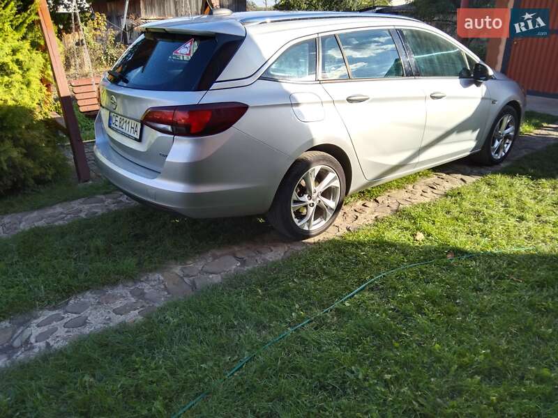 Хэтчбек Opel Astra 2017 в Черновцах