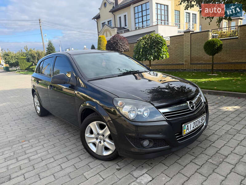 Opel Astra 2012