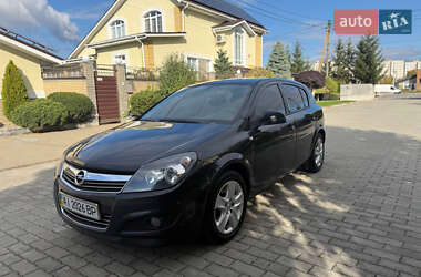 Хэтчбек Opel Astra 2012 в 