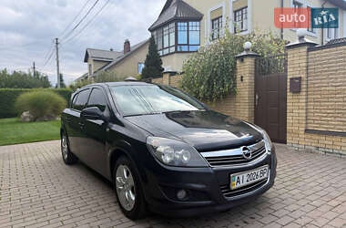 Хэтчбек Opel Astra 2012 в 