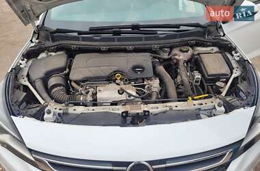 Универсал Opel Astra 2017 в 