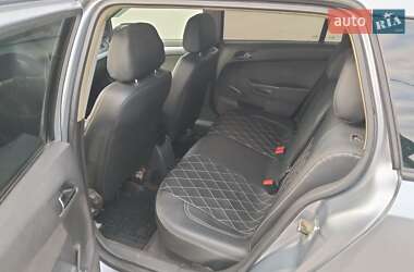 Универсал Opel Astra 2004 в  фото 4 Универсал Opel Astra 2004 в