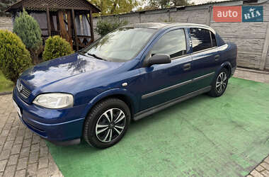 Седан Opel Astra 2004 в Львове