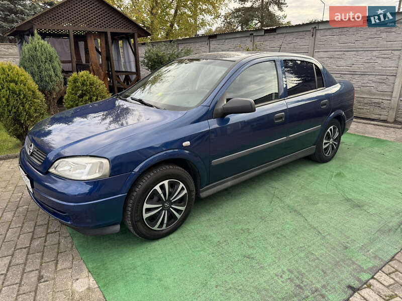 Opel Astra 2004