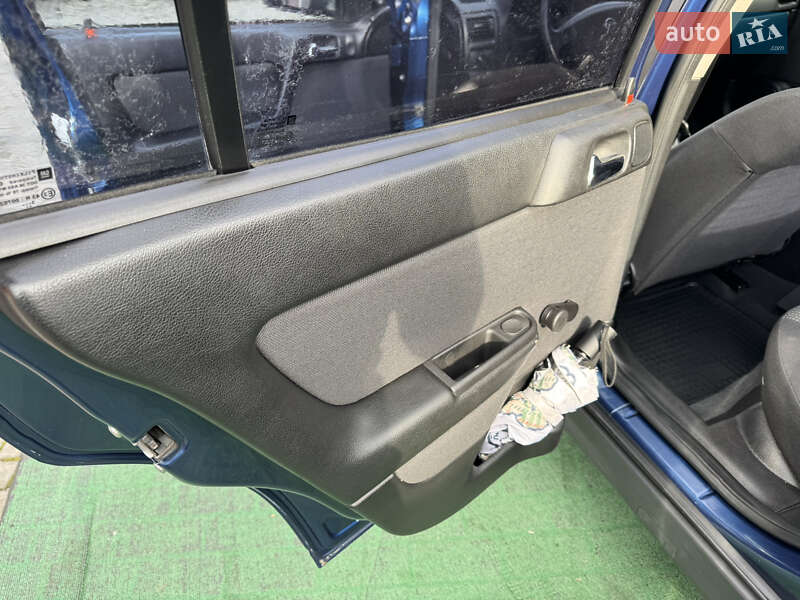 Седан Opel Astra 2004 в Львове фото 10 Седан Opel Astra 2004 в Львове