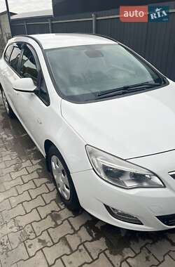 Універсал Opel Astra 2012 в Дніпрі