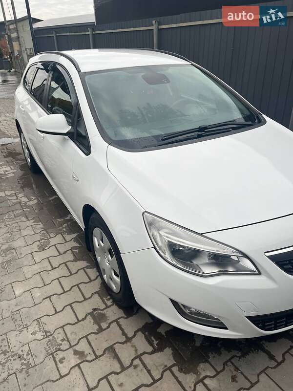 Opel Astra 2012 Opel Astra 2012