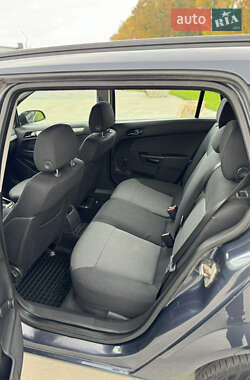 Универсал Opel Astra 2006 в 