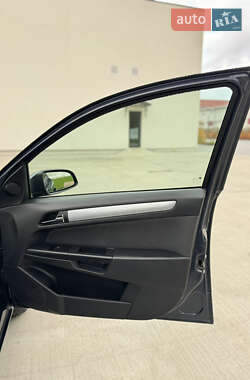 Универсал Opel Astra 2006 в 