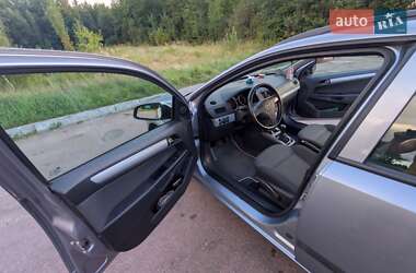 Универсал Opel Astra 2006 в Житомире