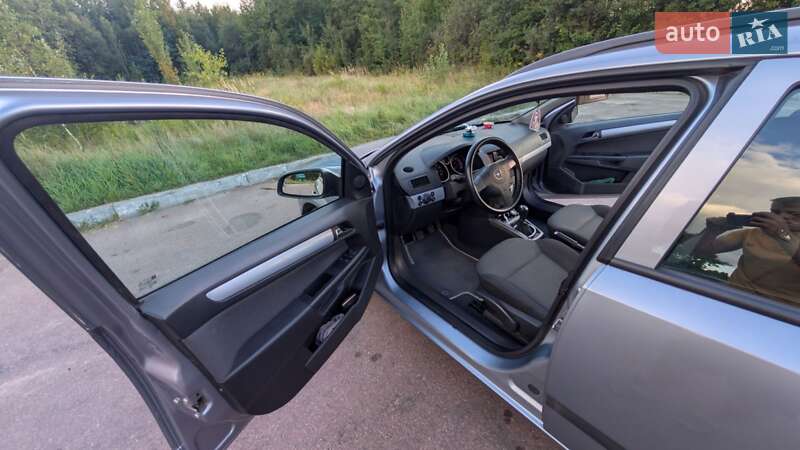 Универсал Opel Astra 2006 в Житомире