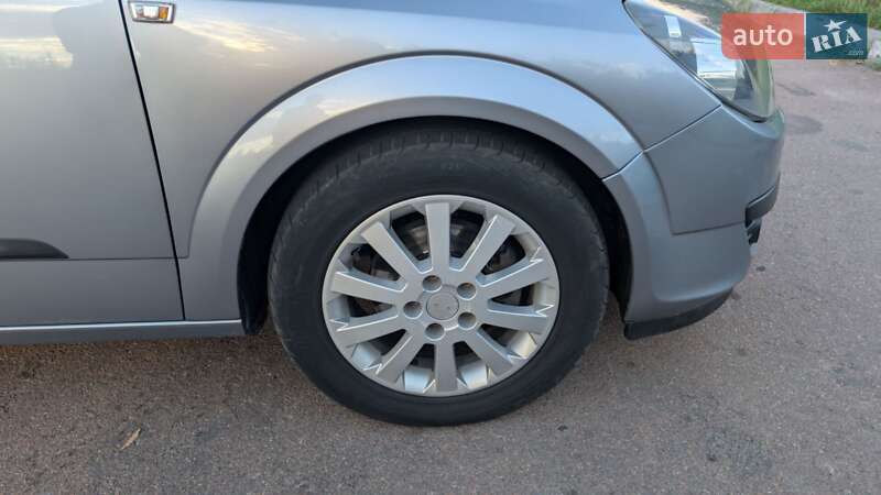 Универсал Opel Astra 2006 в Житомире